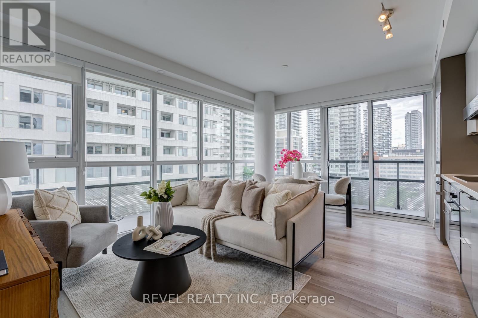 MLS® listing #30241373 for sale located at 1107 - 11 LILLIAN STREET