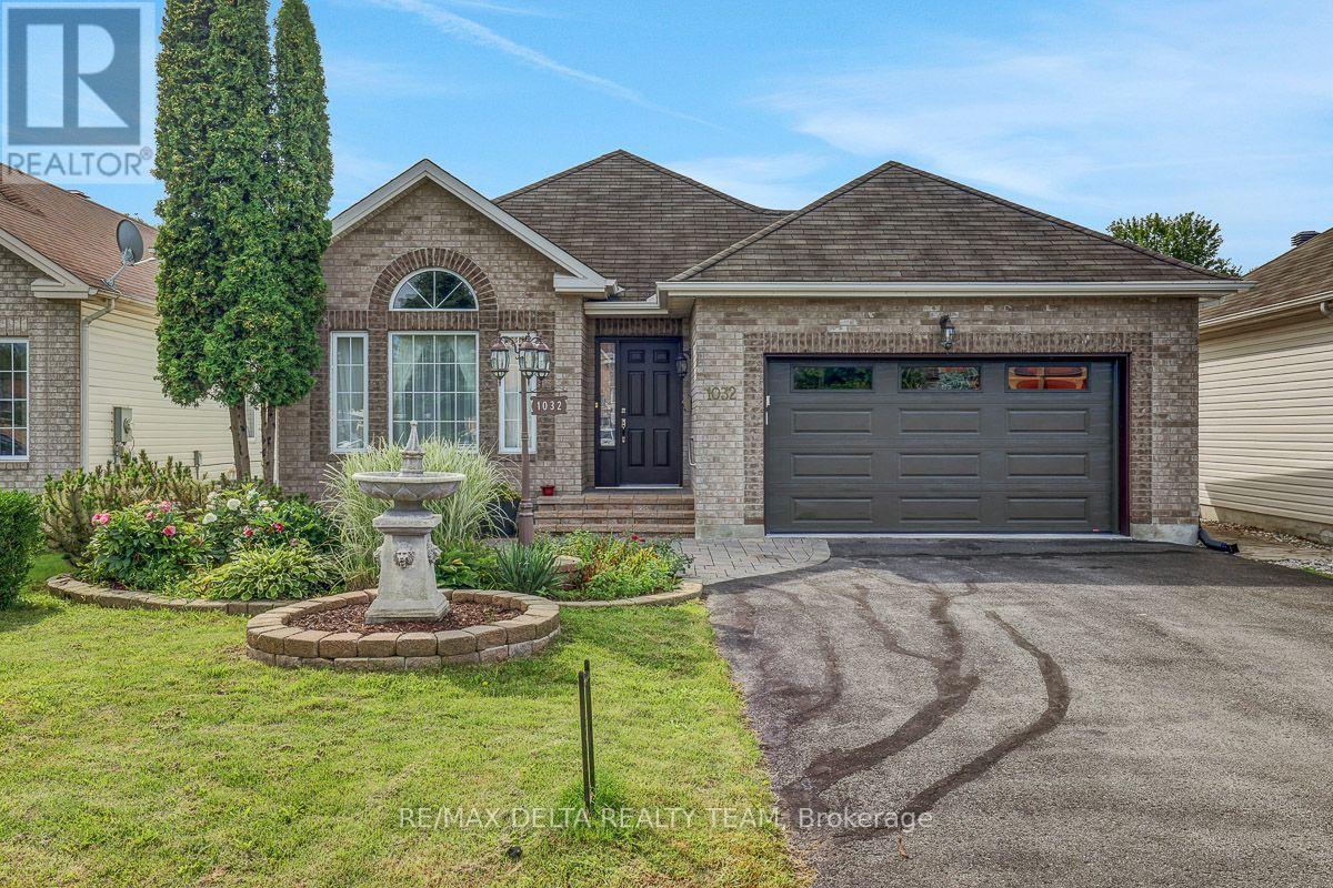 MLS® listing #30241526 for sale located at 1032 VALIN STREET