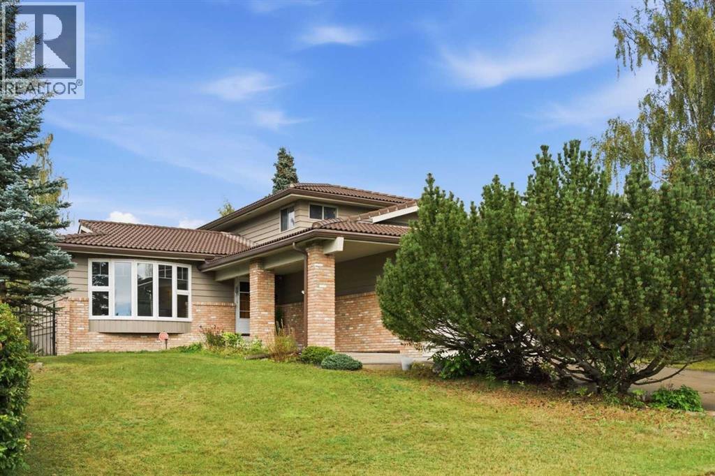 MLS® listing #30242905 for sale located at 11 Edgemont Rise NW