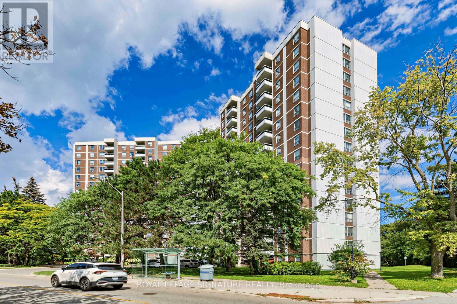 MLS® listing #30243370 for sale located at 510 - 5 SHADY GOLF WAY