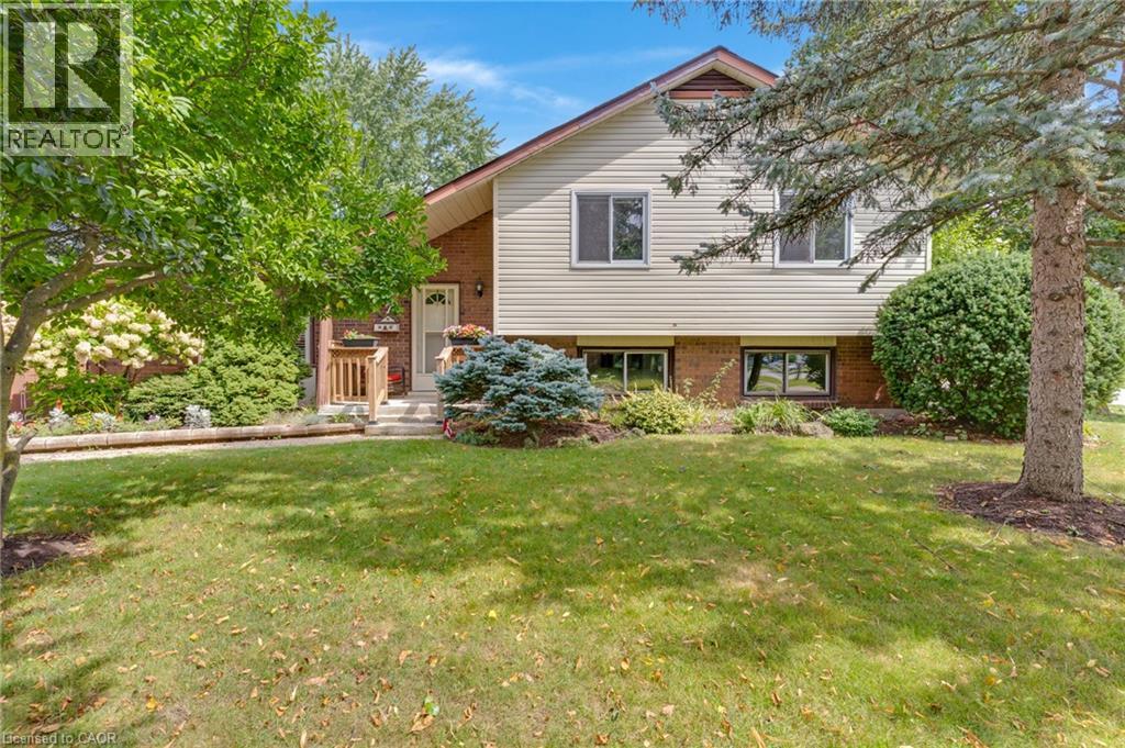MLS® listing #30243617 for sale located at 7 UNDERHILL Crescent