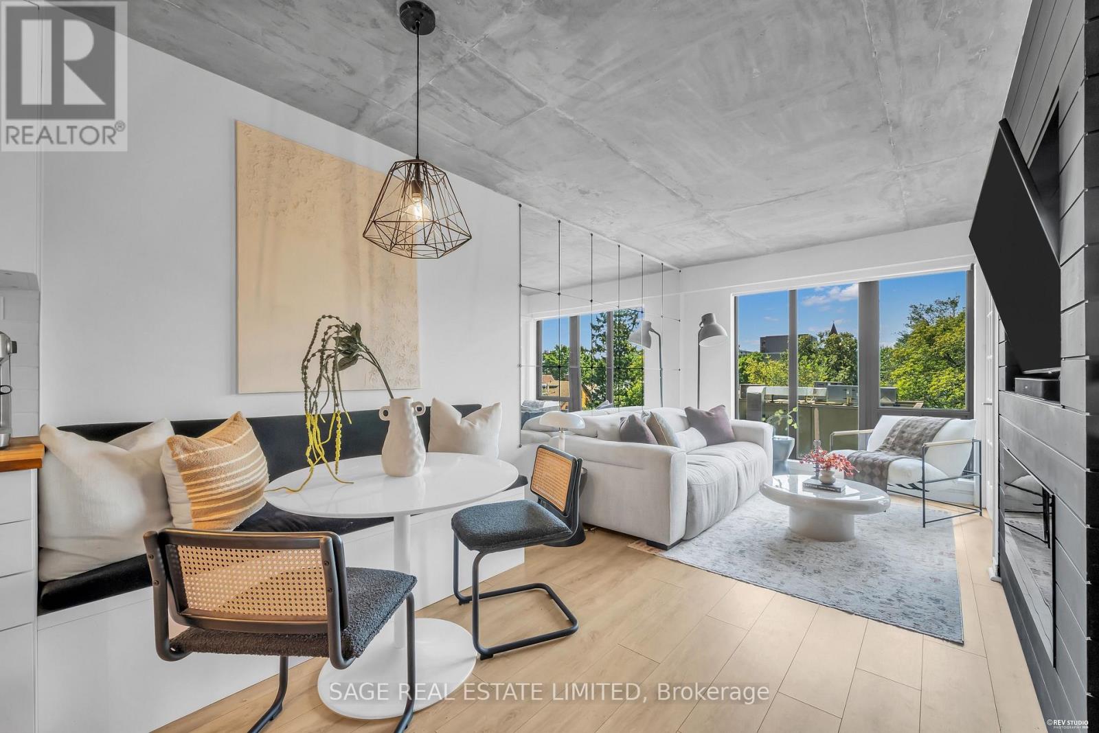 MLS® listing #30243632 for sale located at 408 - 456 COLLEGE STREET