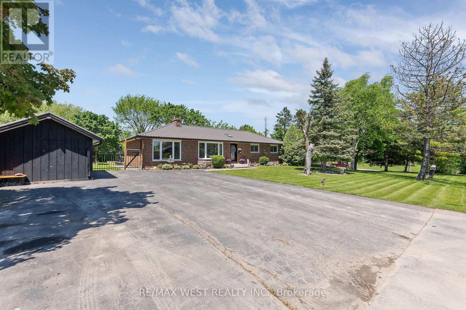 MLS® listing #30243743 for sale located at MAIN - 16731 LESLIE HILL ROAD