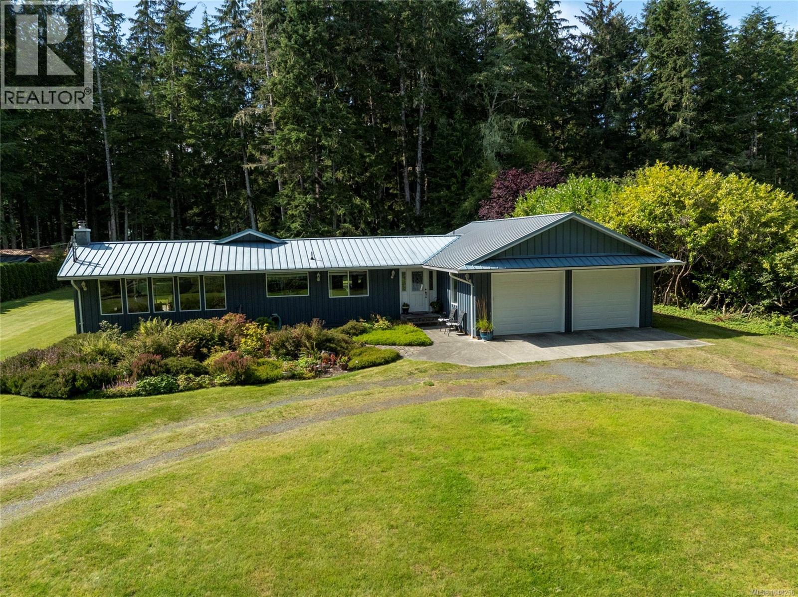 MLS® listing #30243875 for sale located at 6230 Storey's Beach Rd