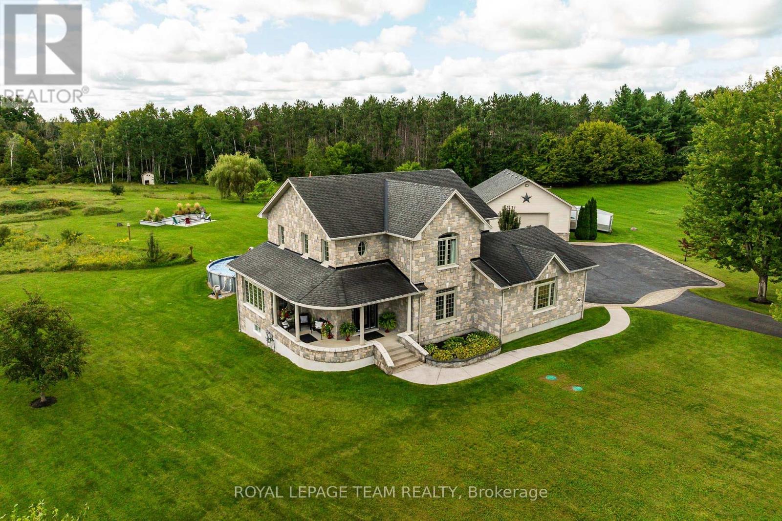 MLS® listing #30243964 for sale located at 61 BALMORAL STREET