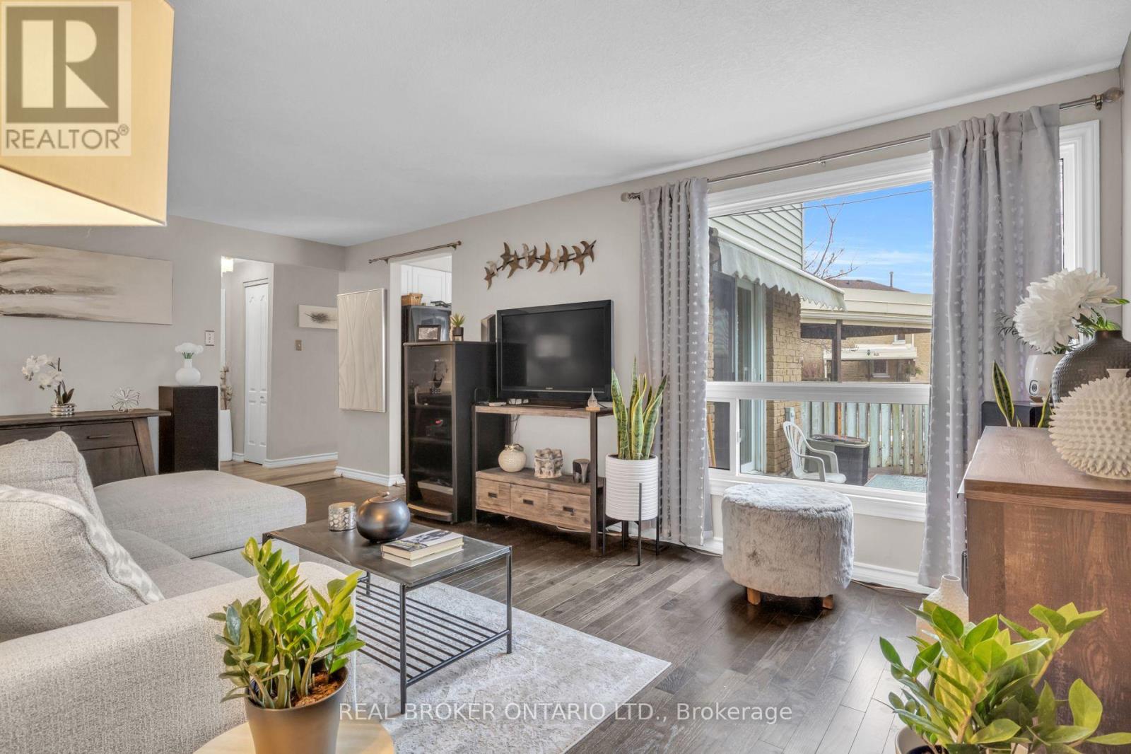 MLS® listing #30247798 for sale located at 15 - 415 MORGAN AVENUE