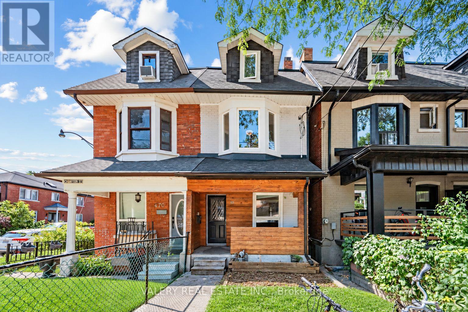 MLS® listing #30248168 for sale located at 472 CRAWFORD STREET