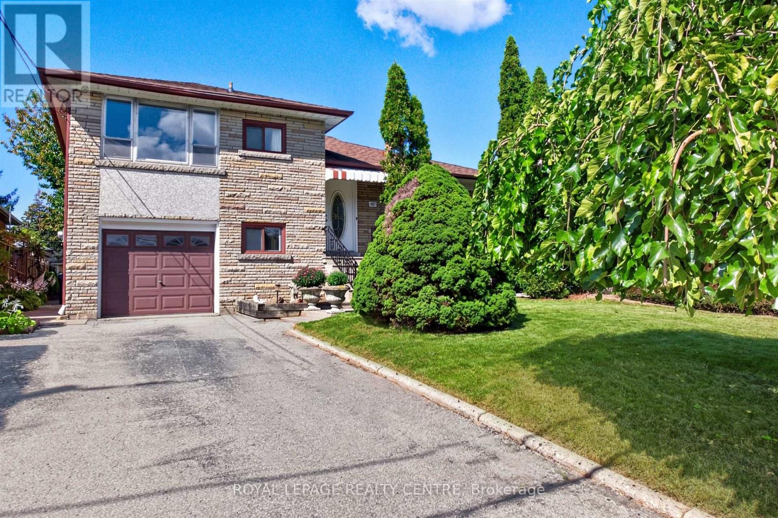 MLS® listing #30248370 for sale located at 22 EUPHRASIA DRIVE