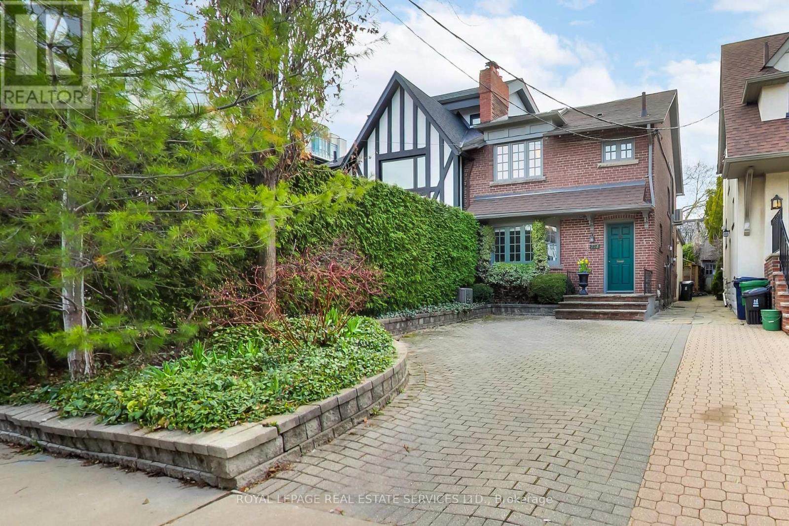 MLS® listing #30250869 for sale located at 738 HURON STREET