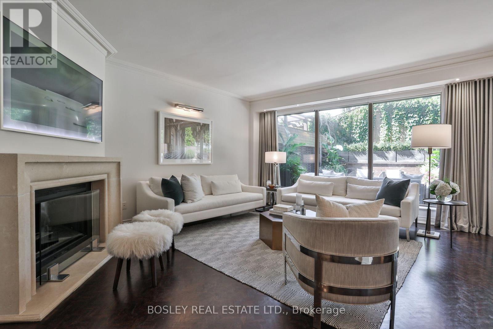 MLS® listing #30255566 for sale located at 101 - 4 LOWTHER AVENUE