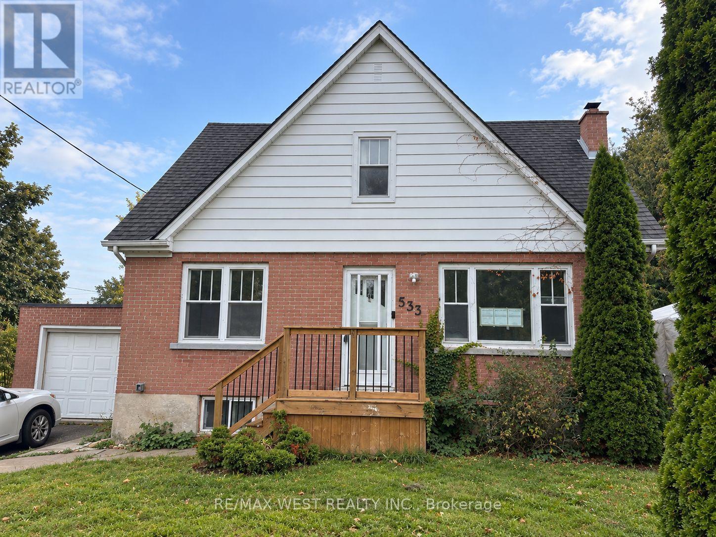 MLS® listing #30257454 for sale located at MAIN LEVEL - 533 COURTLAND AVENUE E