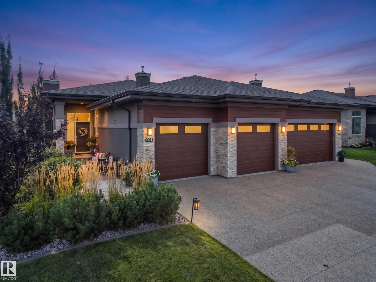 MLS® listing #30262360 for sale located at 904 WOOD PL NW