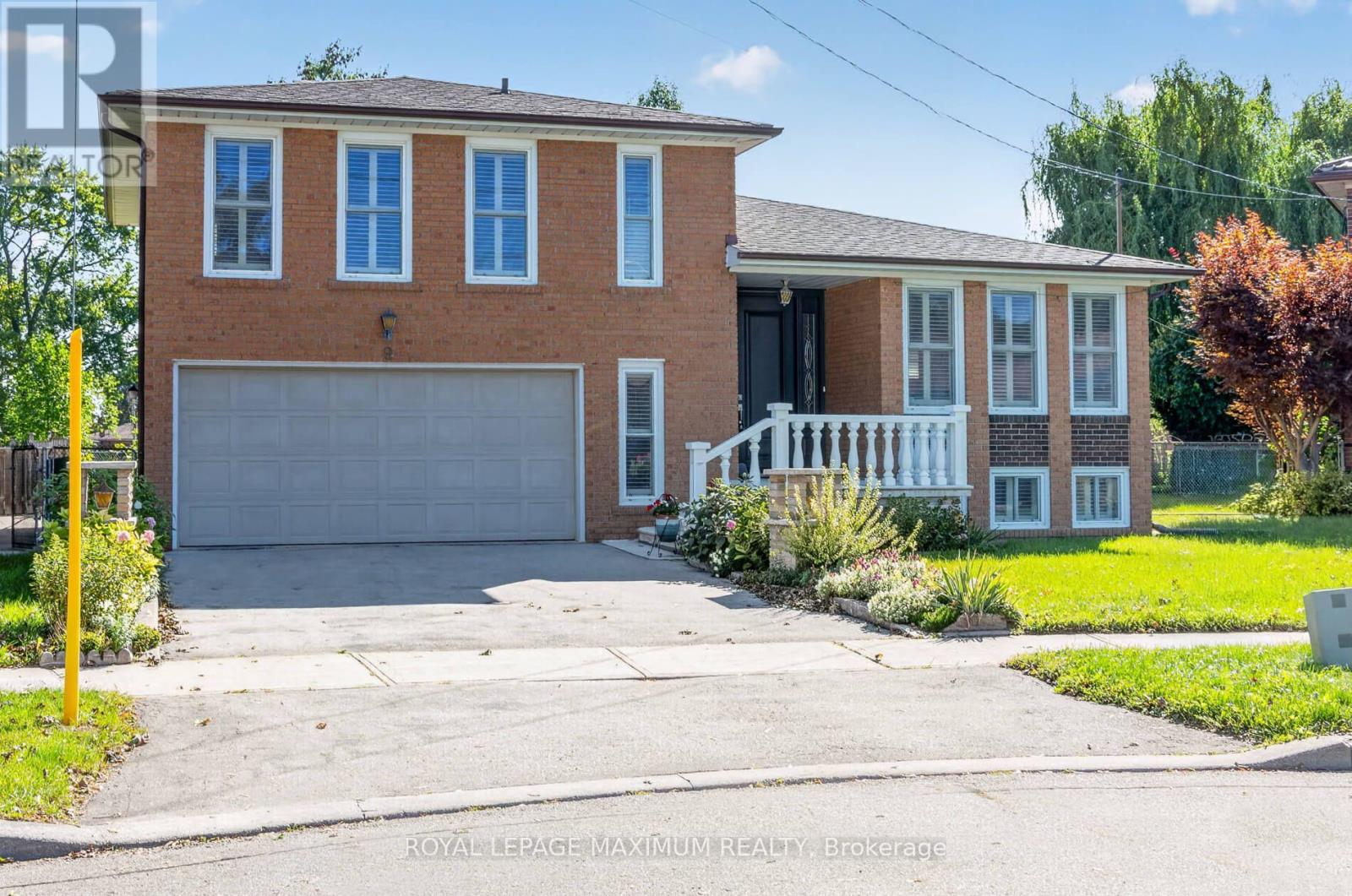 MLS® listing #30270487 for sale located at 9 URBAN COURT