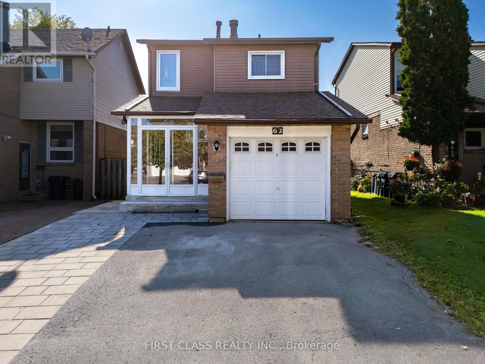 MLS® listing #30271761 for sale located at 62 MUIRLANDS DRIVE