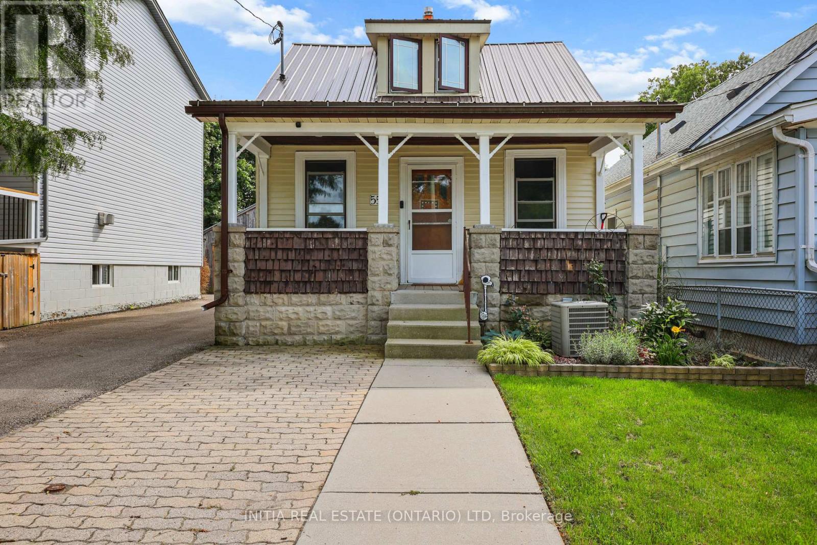 MLS® listing #30272654 for sale located at 55 BRISCOE STREET W