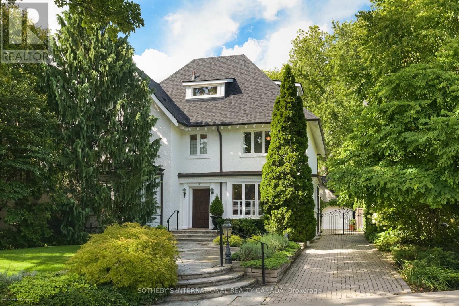 MLS® listing #30272660 for sale located at 186 ROSEDALE HEIGHTS DRIVE