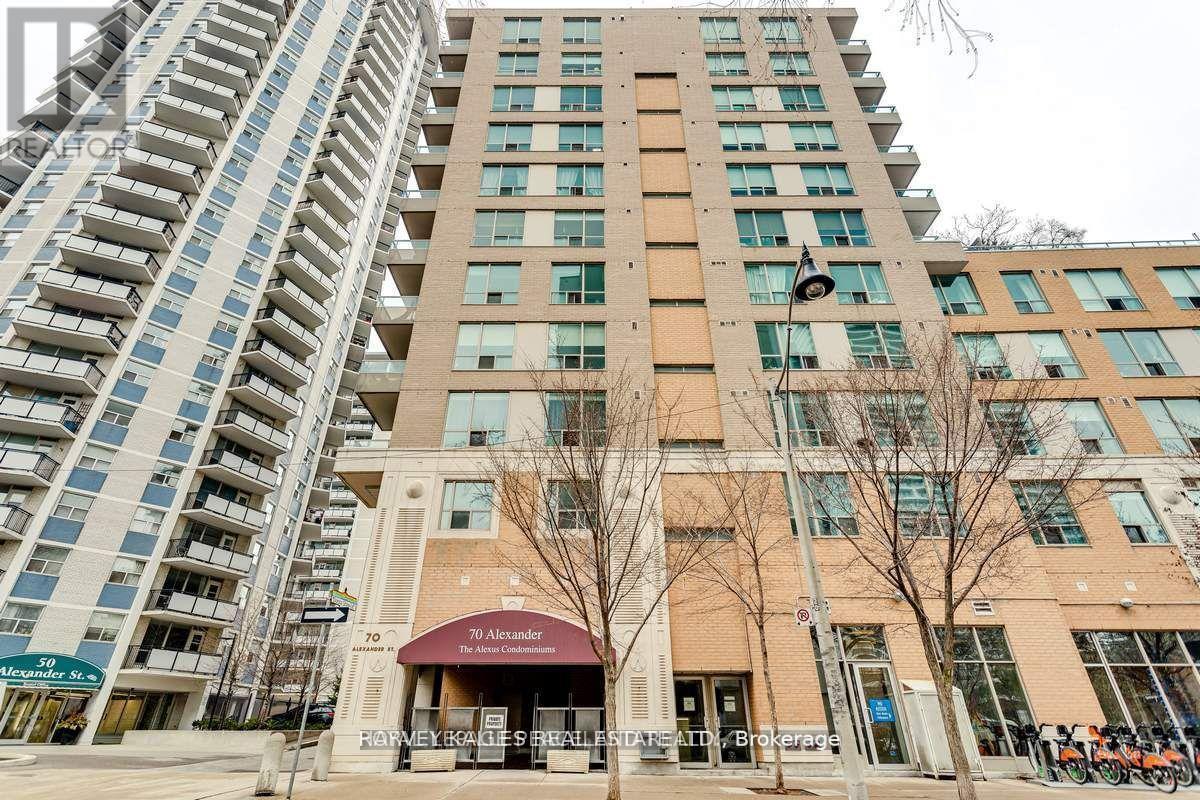 MLS® listing #30272661 for sale located at 703 - 70 ALEXANDER STREET