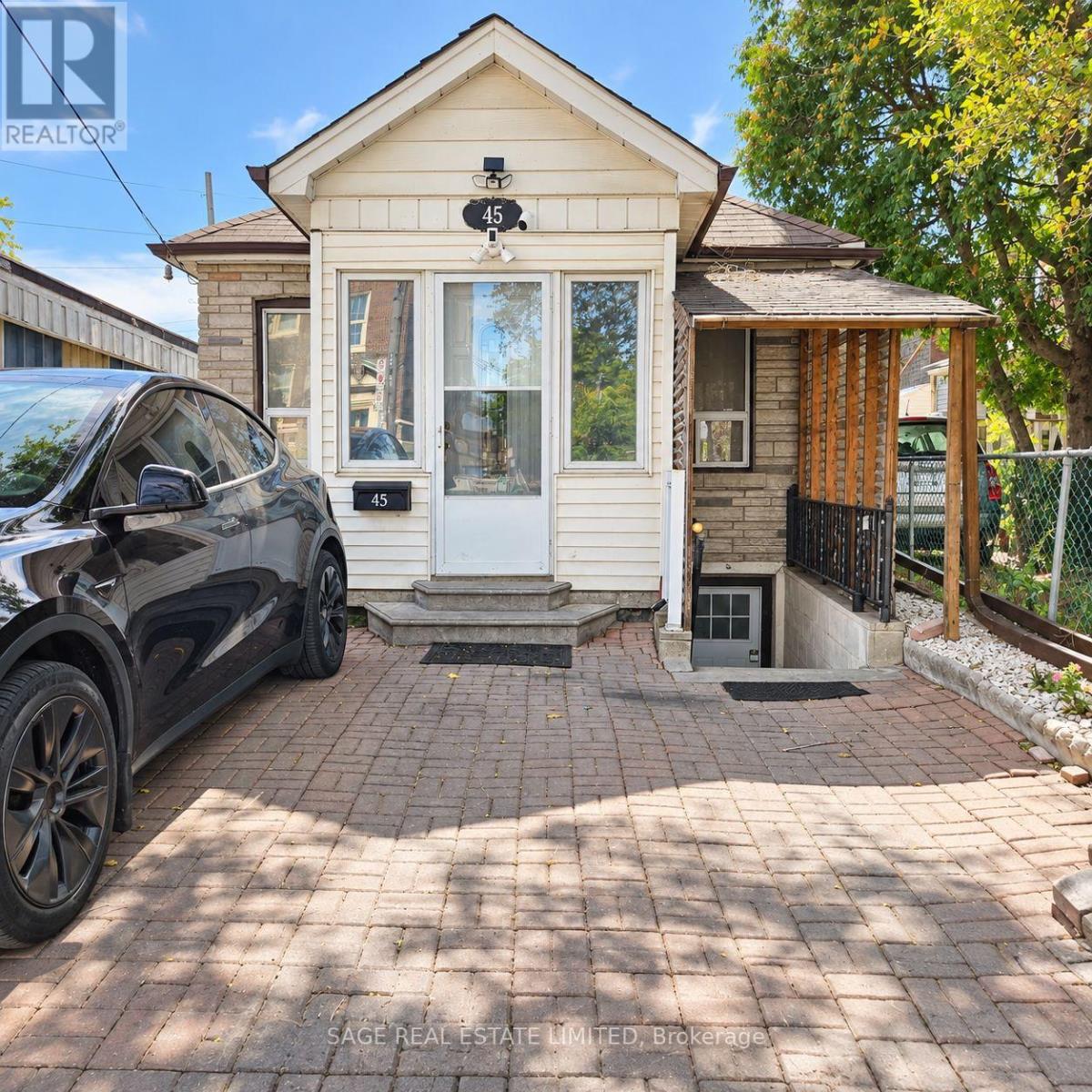 MLS® listing #30272681 for sale located at 45 TURNBERRY AVENUE