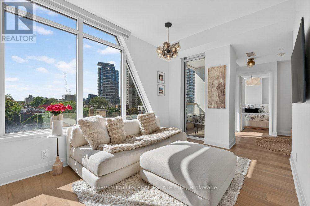 MLS® listing #30273208 for sale located at 510 - 151 AVENUE ROAD