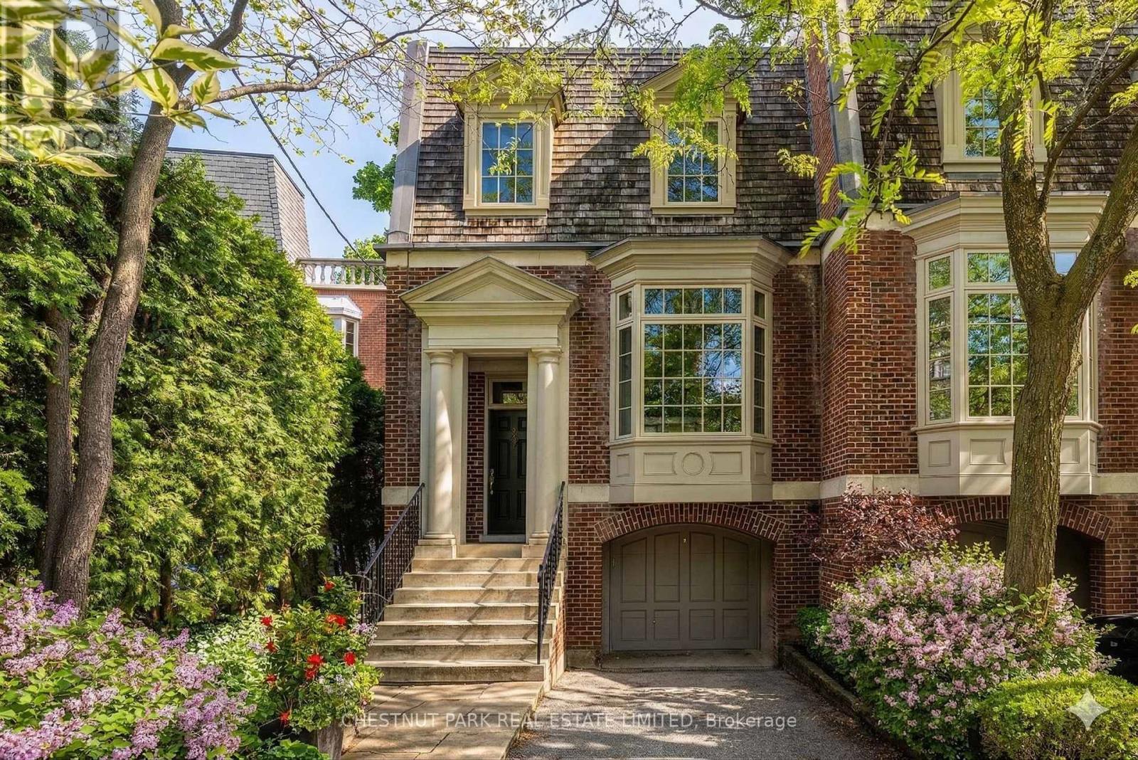 MLS® listing #30273983 for sale located at 40 SUMMERHILL GARDENS