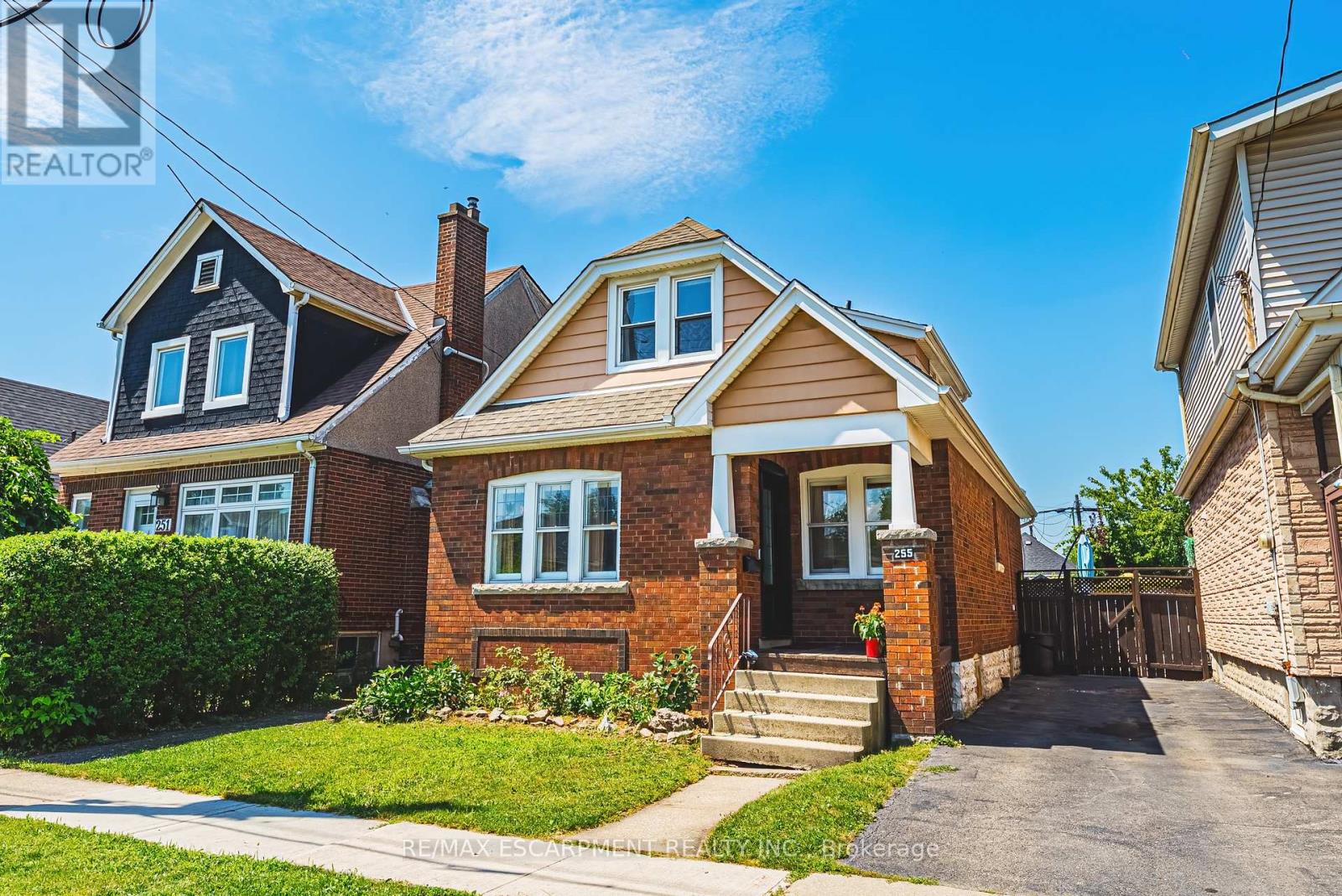 MLS® listing #30274104 for sale located at 255 WEIR STREET N