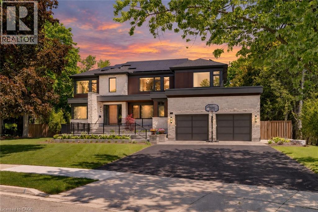 MLS® listing #30275372 for sale located at 26 GOLFVIEW Place