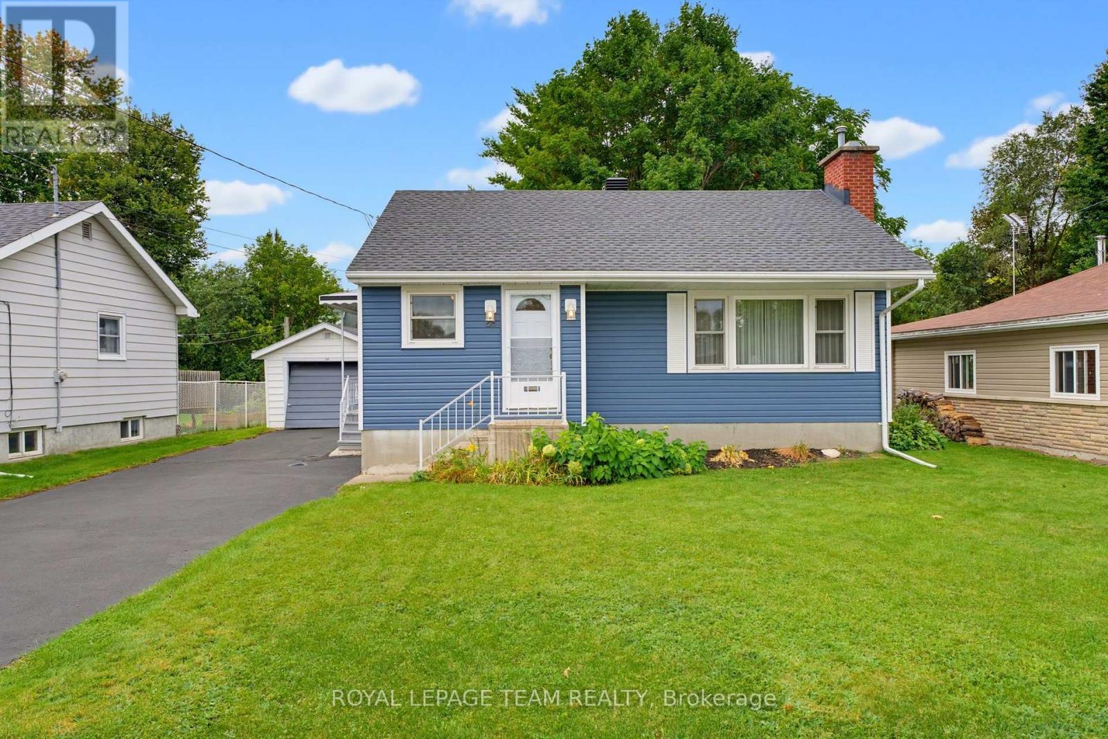 MLS® listing #30275520 for sale located at 28 CATHERINE STREET