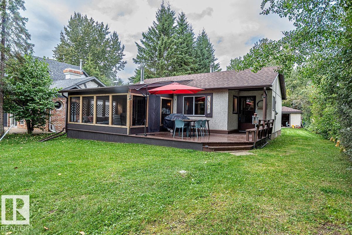MLS® listing #30276480 for sale located at 11 Lakeshore DR