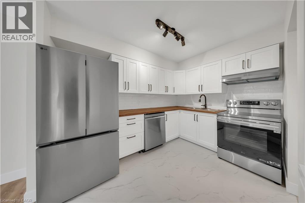 MLS® listing #30276561 for sale located at 3085 KINGSWAY Drive Unit# 21