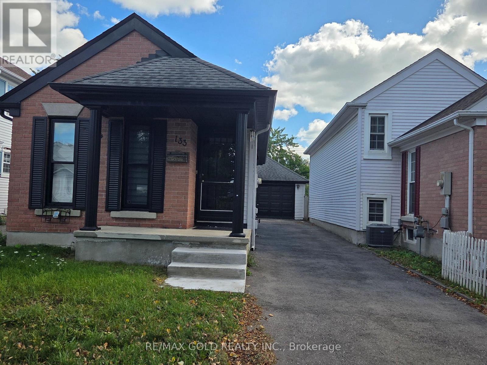 MLS® listing #30276735 for sale located at 133 WAKE ROBIN DRIVE