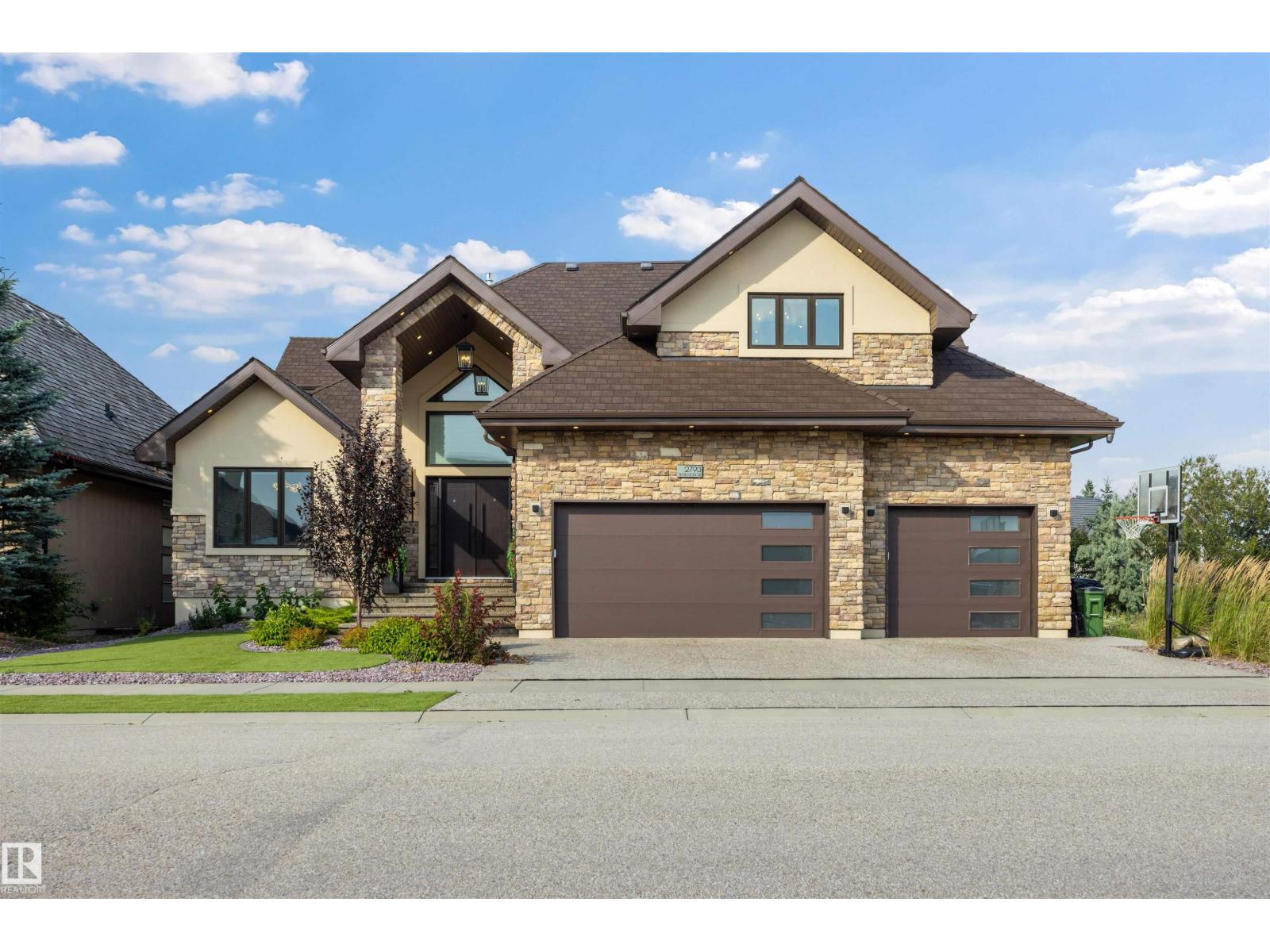 MLS® listing #30278647 for sale located at 2793 WHEATON DR NW