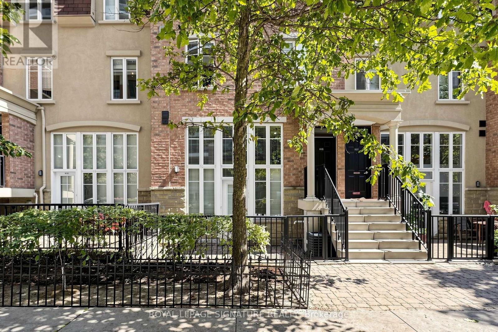 MLS® listing #30278850 for sale located at 929 - 50 WESTERN BATTERY ROAD
