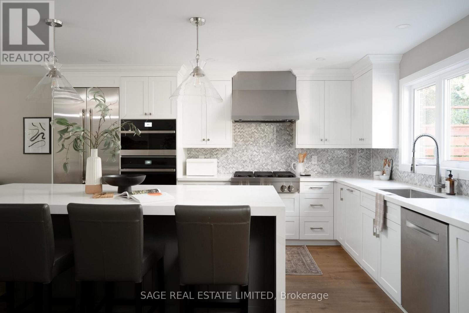 MLS® listing #30278889 for sale located at 1819 FRIAR TUCK COURT