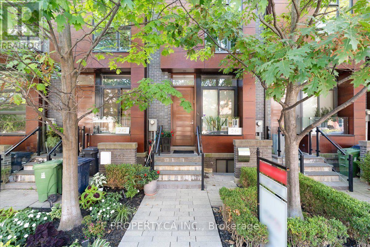 MLS® listing #30279281 for sale located at 224 MANNING AVENUE