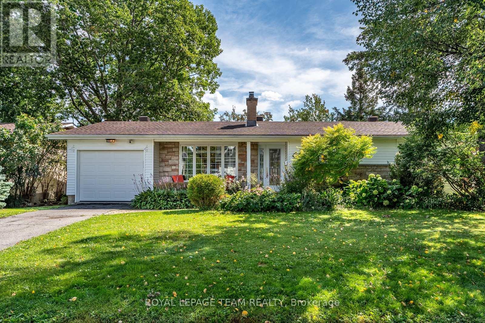 MLS® listing #30279767 for sale located at 1840 APPLEFORD STREET