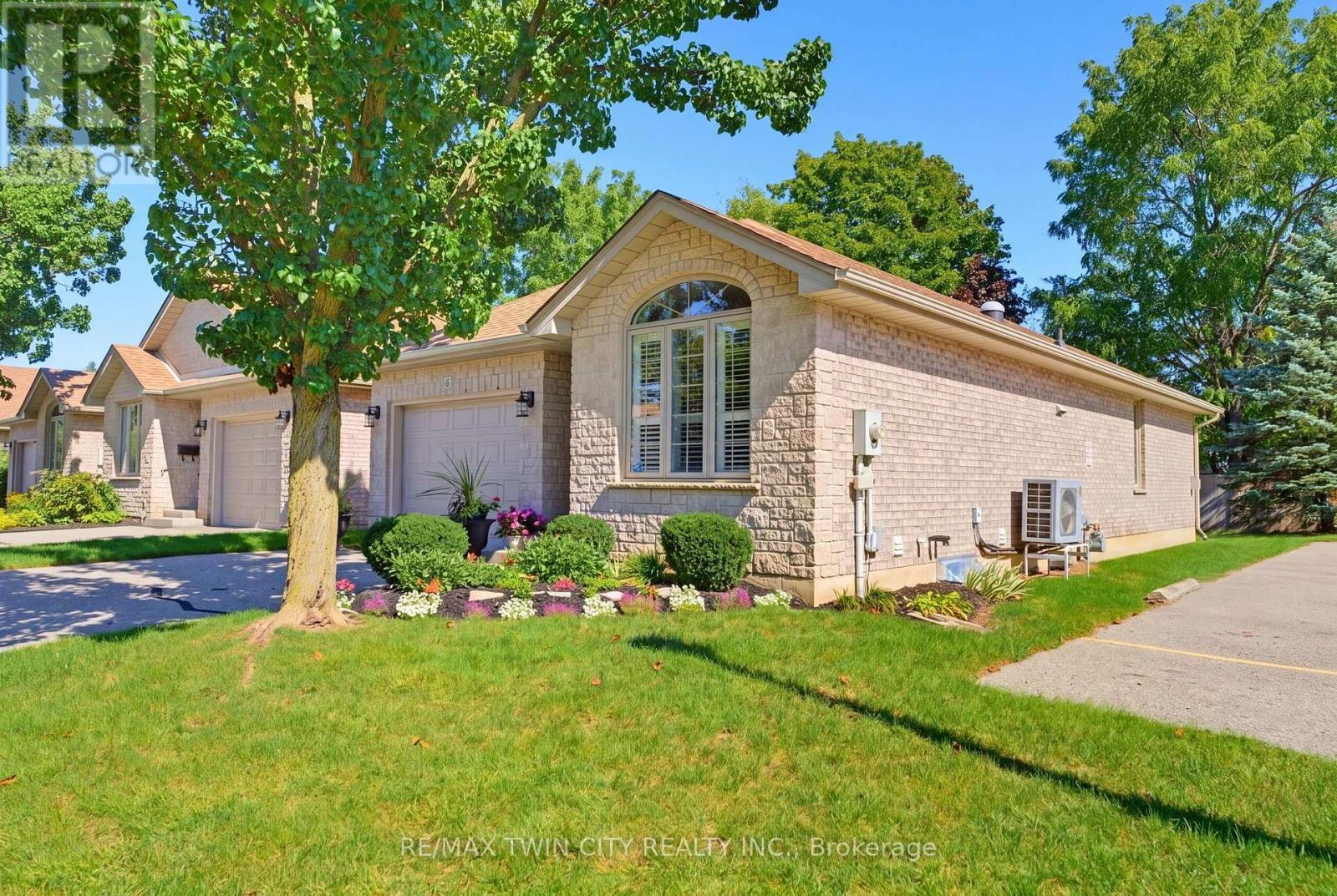 MLS® listing #30279907 for sale located at 9 - 73 MORTON AVENUE W