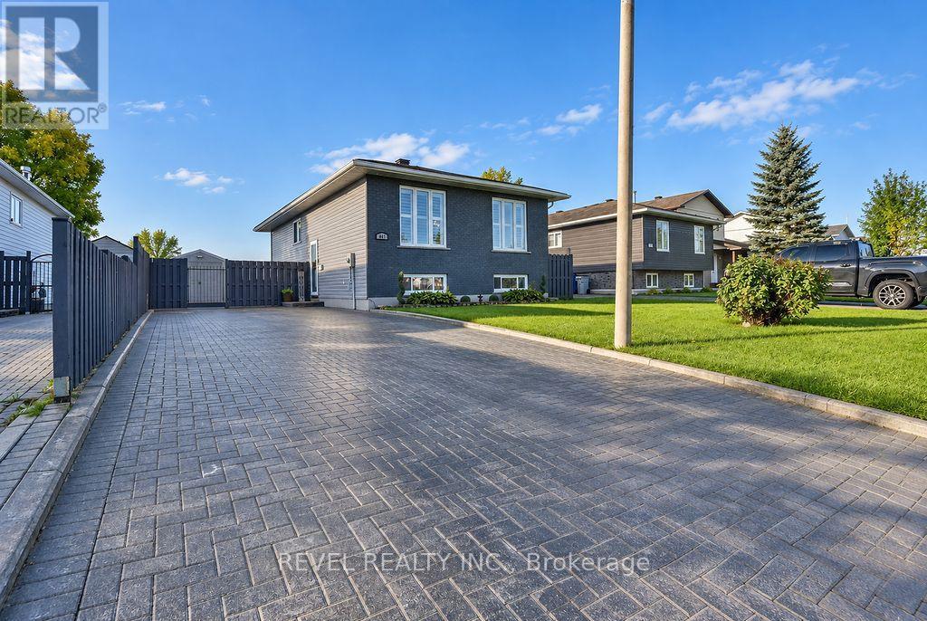 MLS® listing #30280238 for sale located at 441 KELLYANN DRIVE