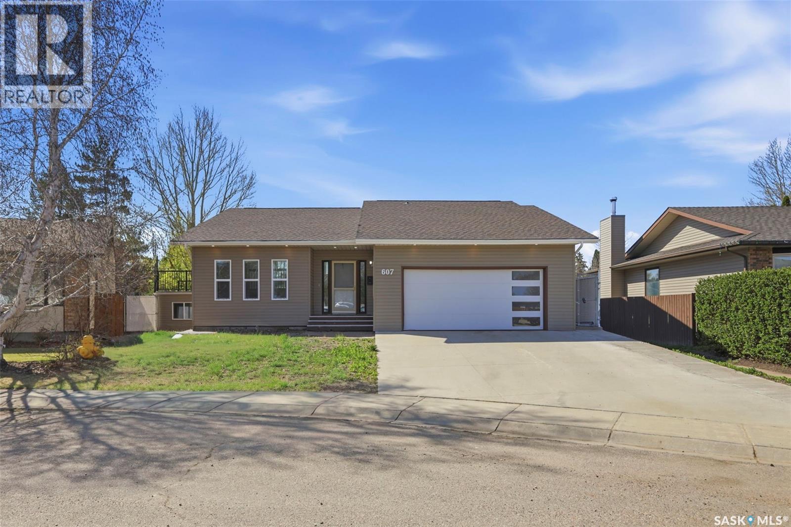 MLS® listing #30280923 for sale located at 607 Addie CRESCENT