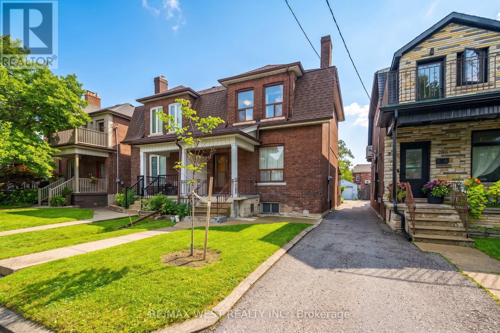 MLS® listing #30281956 for sale located at 257 DELAWARE AVENUE