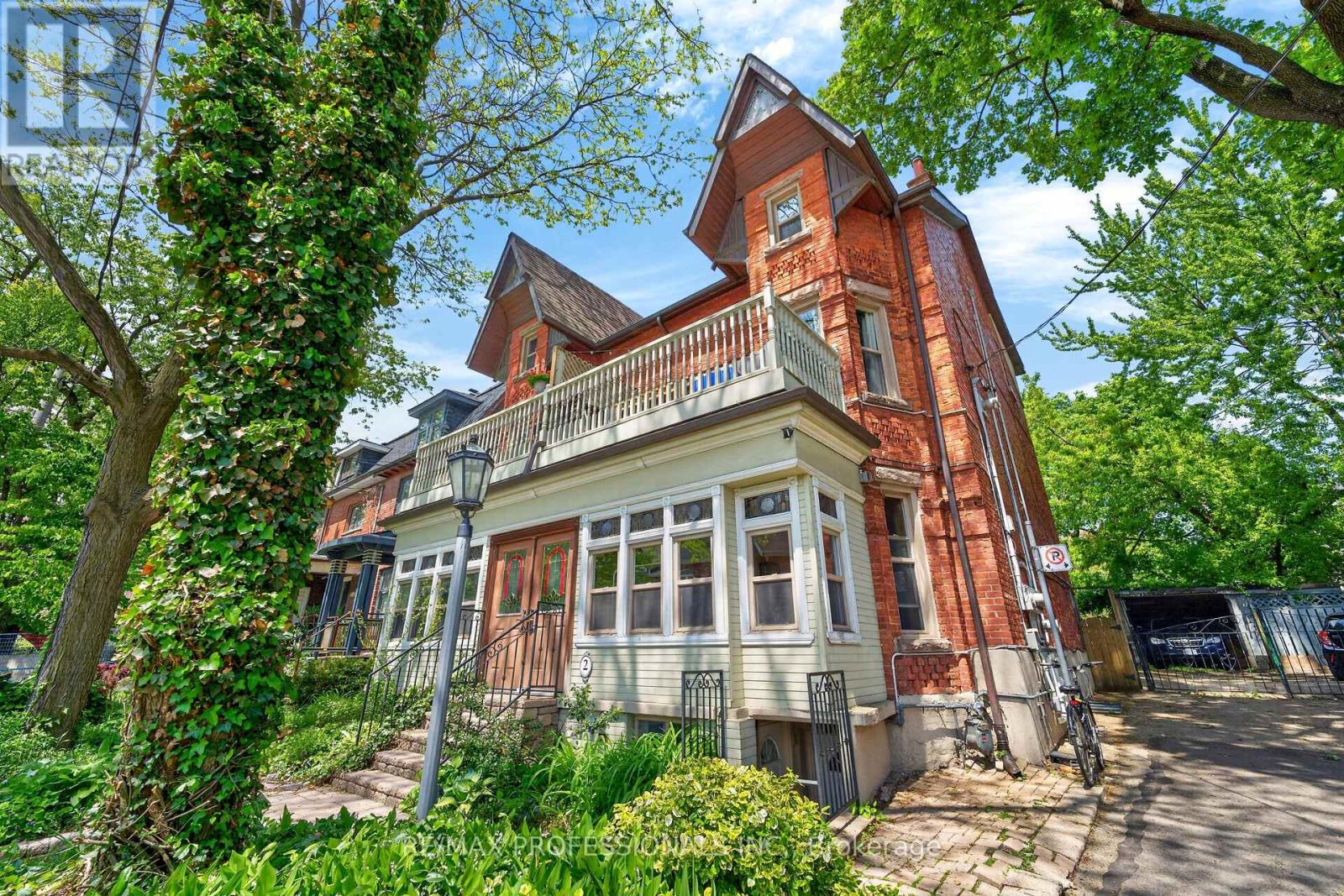 MLS® listing #30282569 for sale located at 2 AFTON AVENUE