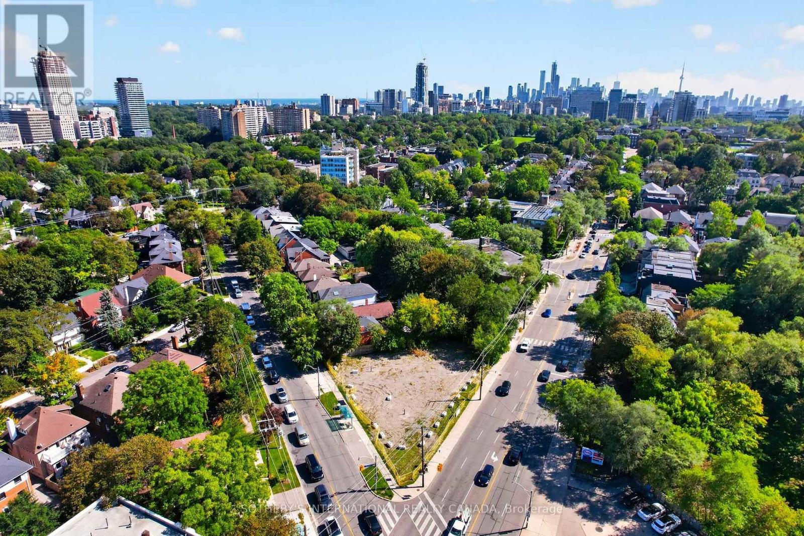 MLS® listing #30284063 for sale located at 861 AVENUE ROAD