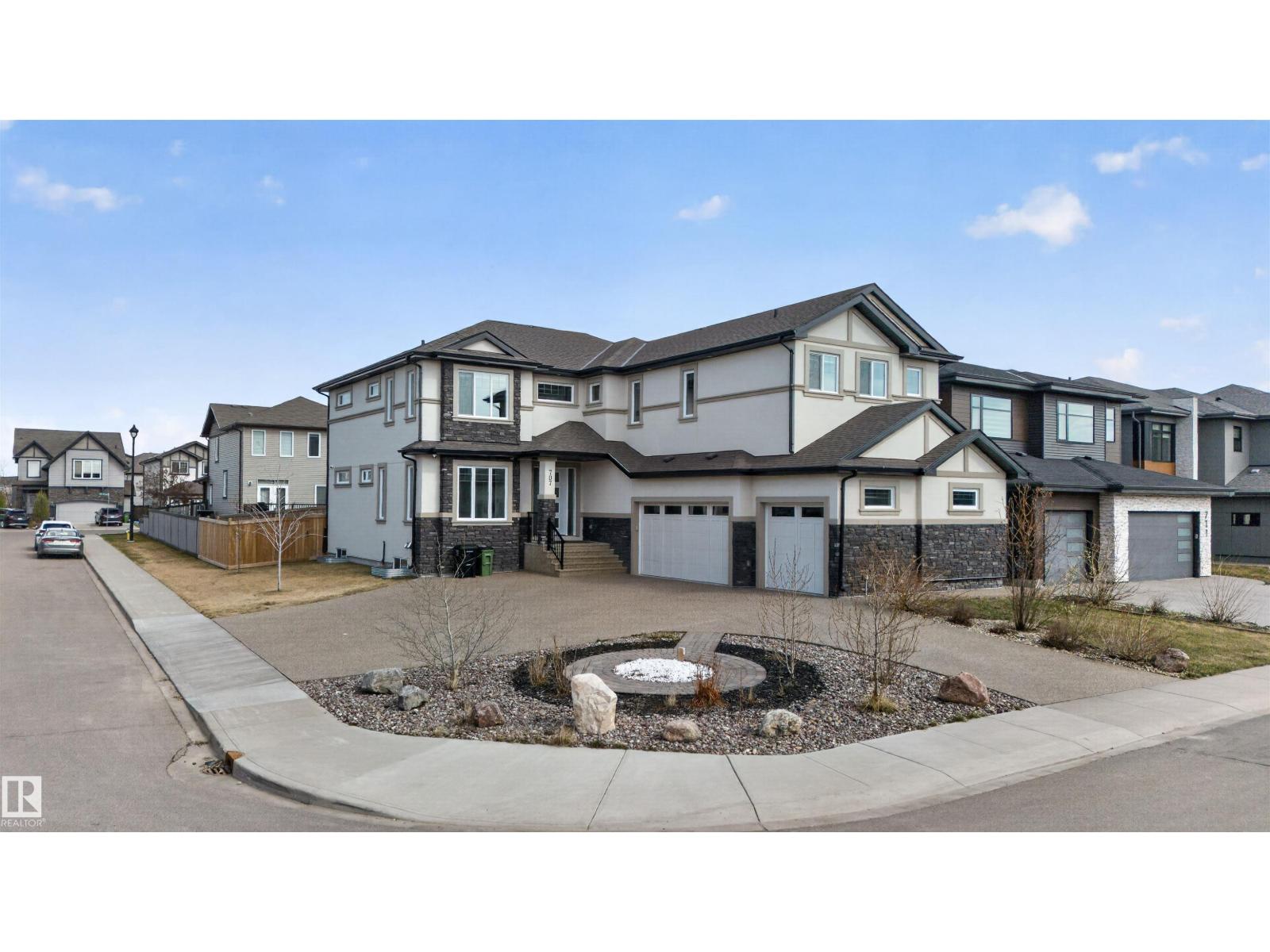 MLS® listing #30284861 for sale located at 707 180 St SW SW