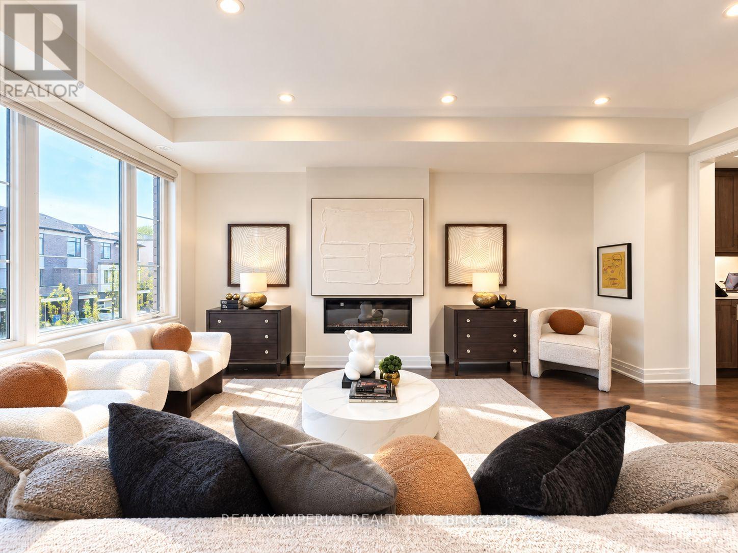 MLS® listing #30284895 for sale located at 212 VERMONT AVENUE