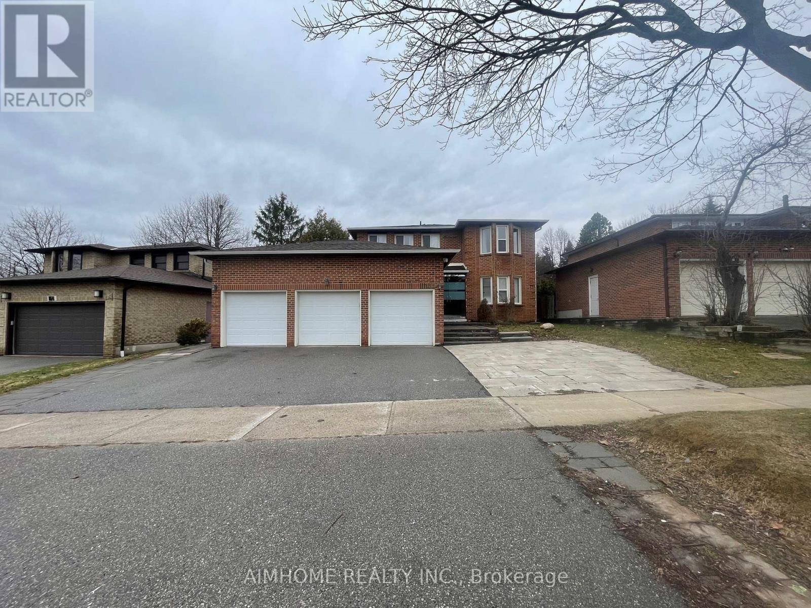 MLS® listing #30284896 for sale located at MAIN - 166 FINCHAM AVENUE