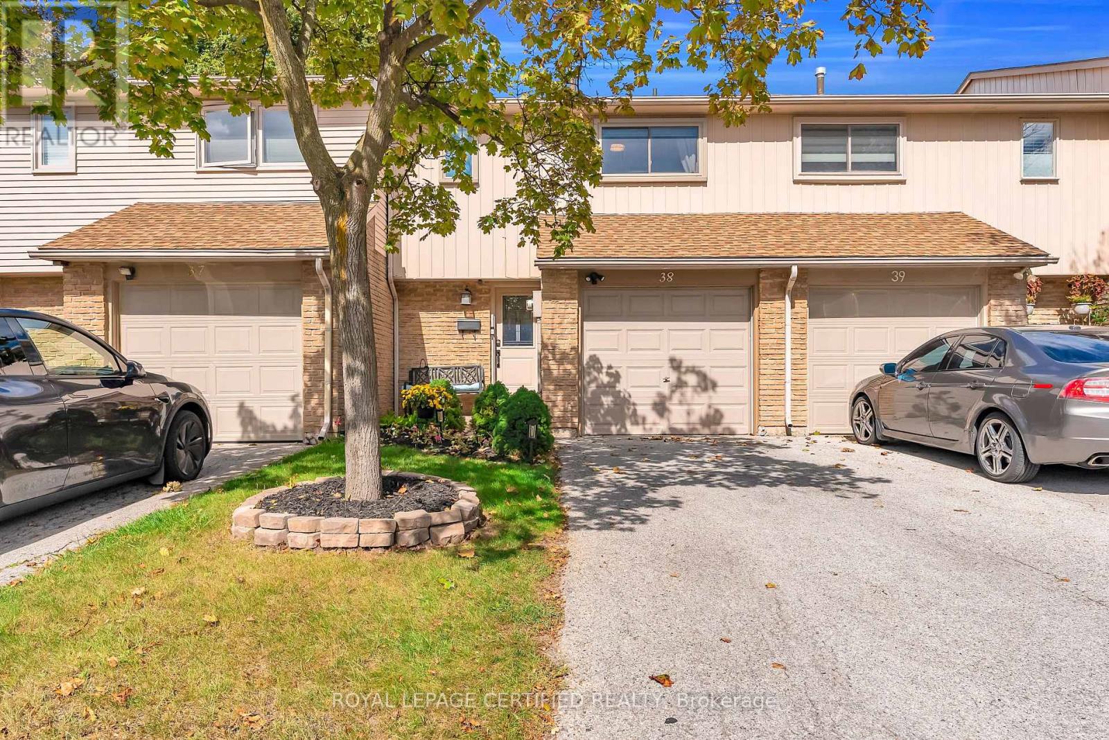 MLS® listing #30284903 for sale located at 38 - 1532 LANCASTER DRIVE
