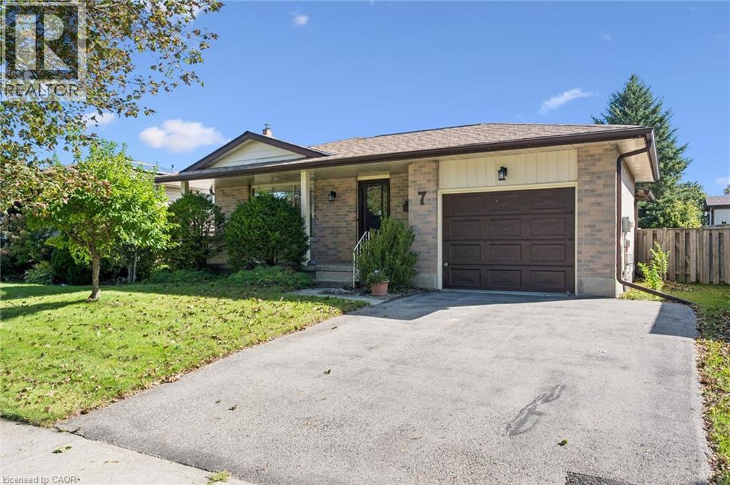 MLS® listing #30285540 for sale located at 7 COUNTRYSIDE Crescent