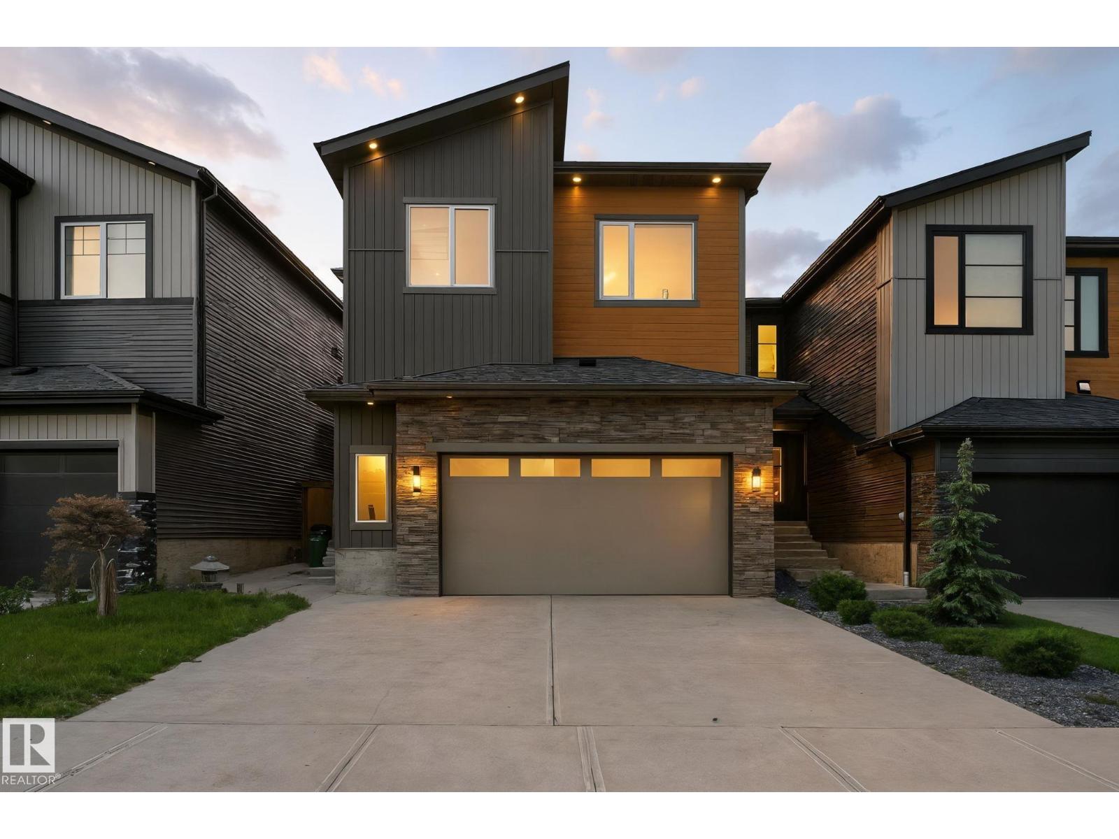 MLS® listing #30285562 for sale located at 1048 GOLDFINCH WY NW