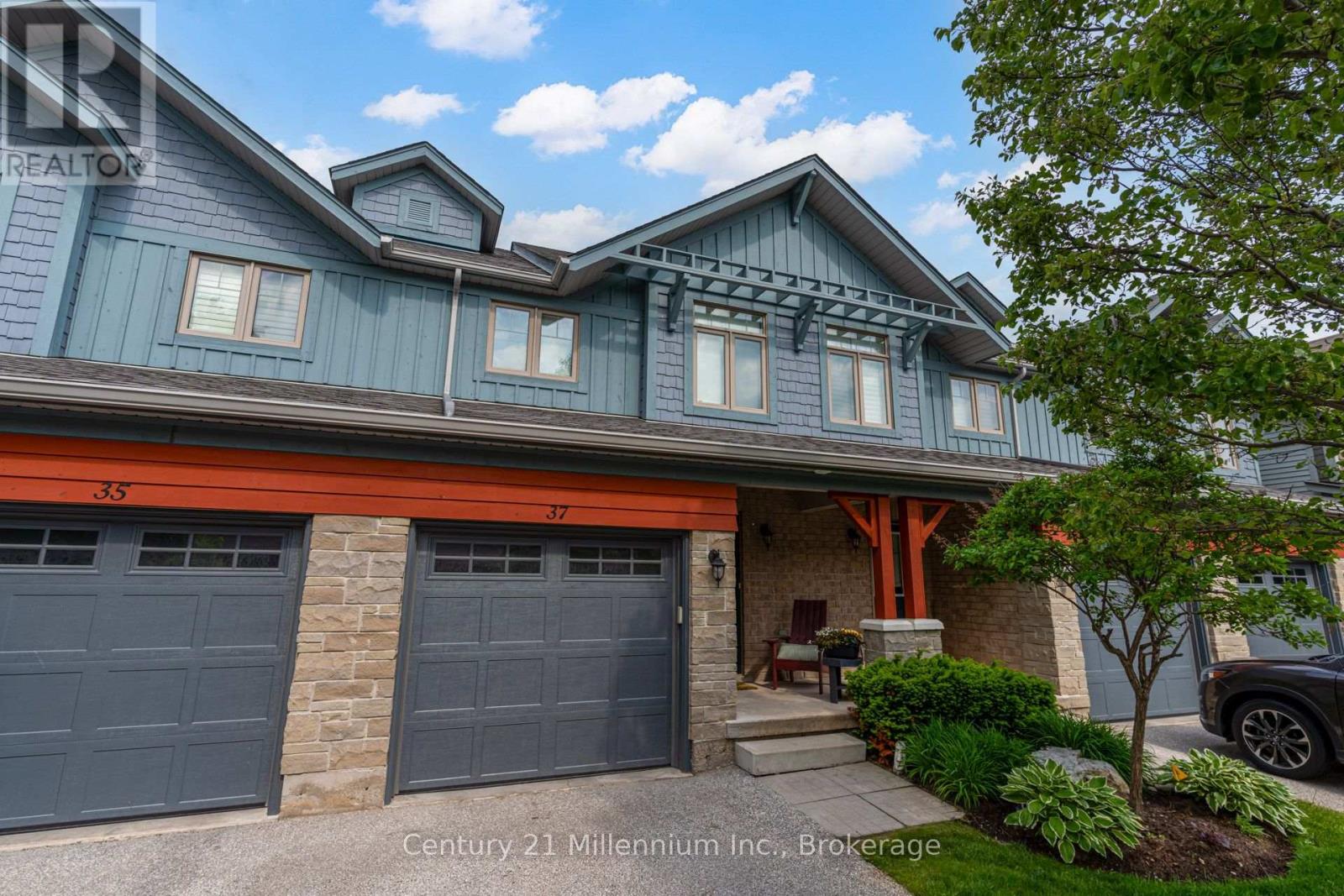 MLS® listing #30285745 for sale located at 37 - 37 SILVER GLEN BOULEVARD