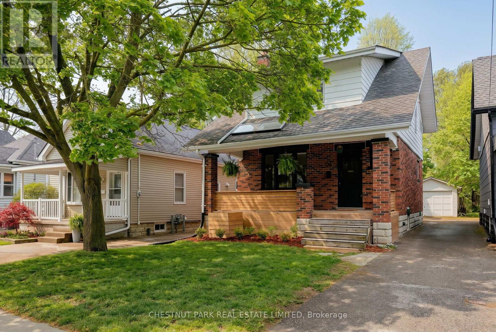 MLS® listing #30286522 for sale located at 94 BRISCOE STREET E
