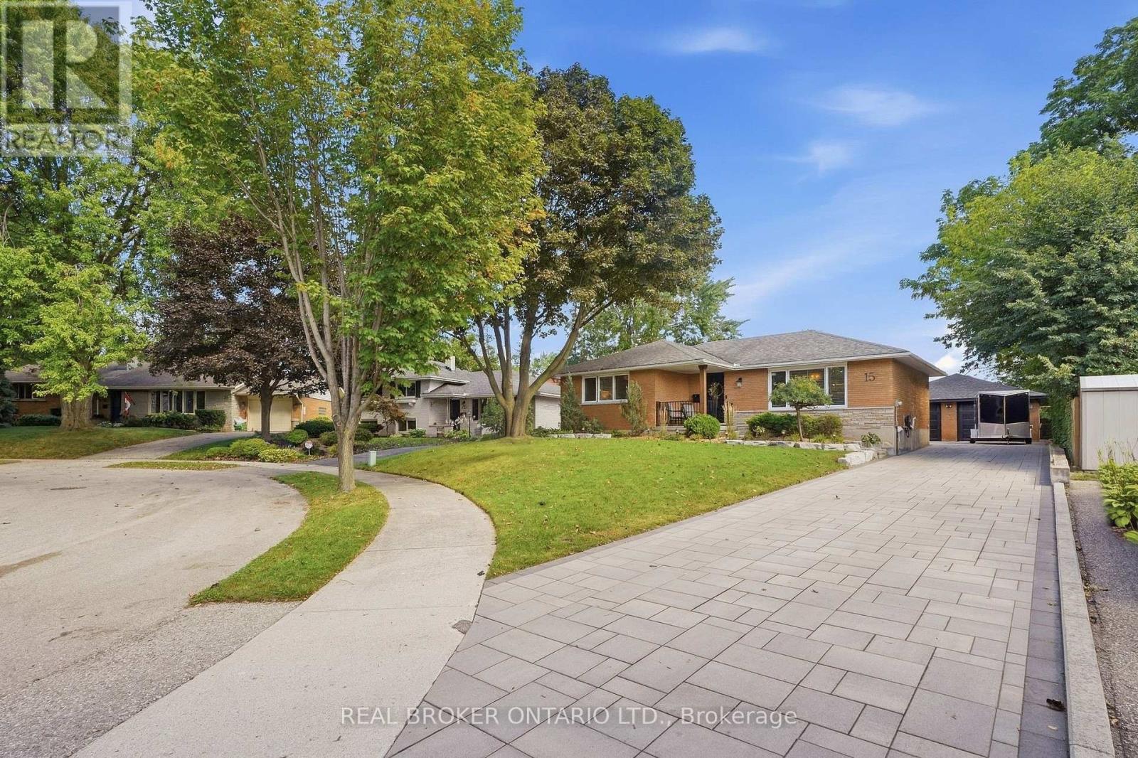 MLS® listing #30287250 for sale located at 15 LINTON PLACE